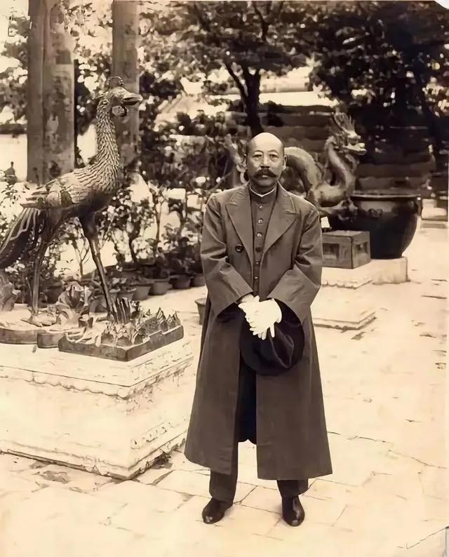 1919年，曹锟创建河北大学，这位自谦为“推车卖布的大老粗”，对教育的热爱可谓是