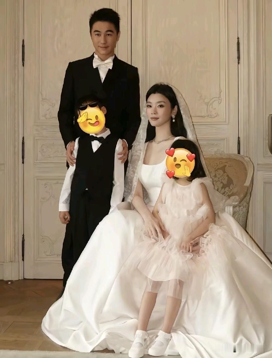 领证7年终办婚礼！奚梦瑶一家四口婚纱照曝光，豪门女主人气场藏不住，网友吵翻：是真