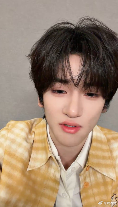 邓佳鑫直播 每次看邓佳鑫直播都觉得很治愈，长相清秀性格又讨喜，活泼又乖巧，魔丸气