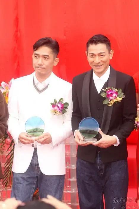 刘德华演技比梁朝伟差吗? 
影帝对决，刘德华当真"技不如人"？

谈及华语影坛双