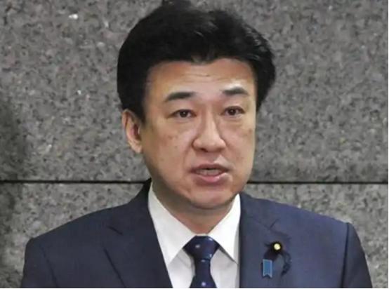 多国首脑即将赶到东京！高市早苗瘪着嘴笑，全球已收到中国的通知
 
但这笑容里的水