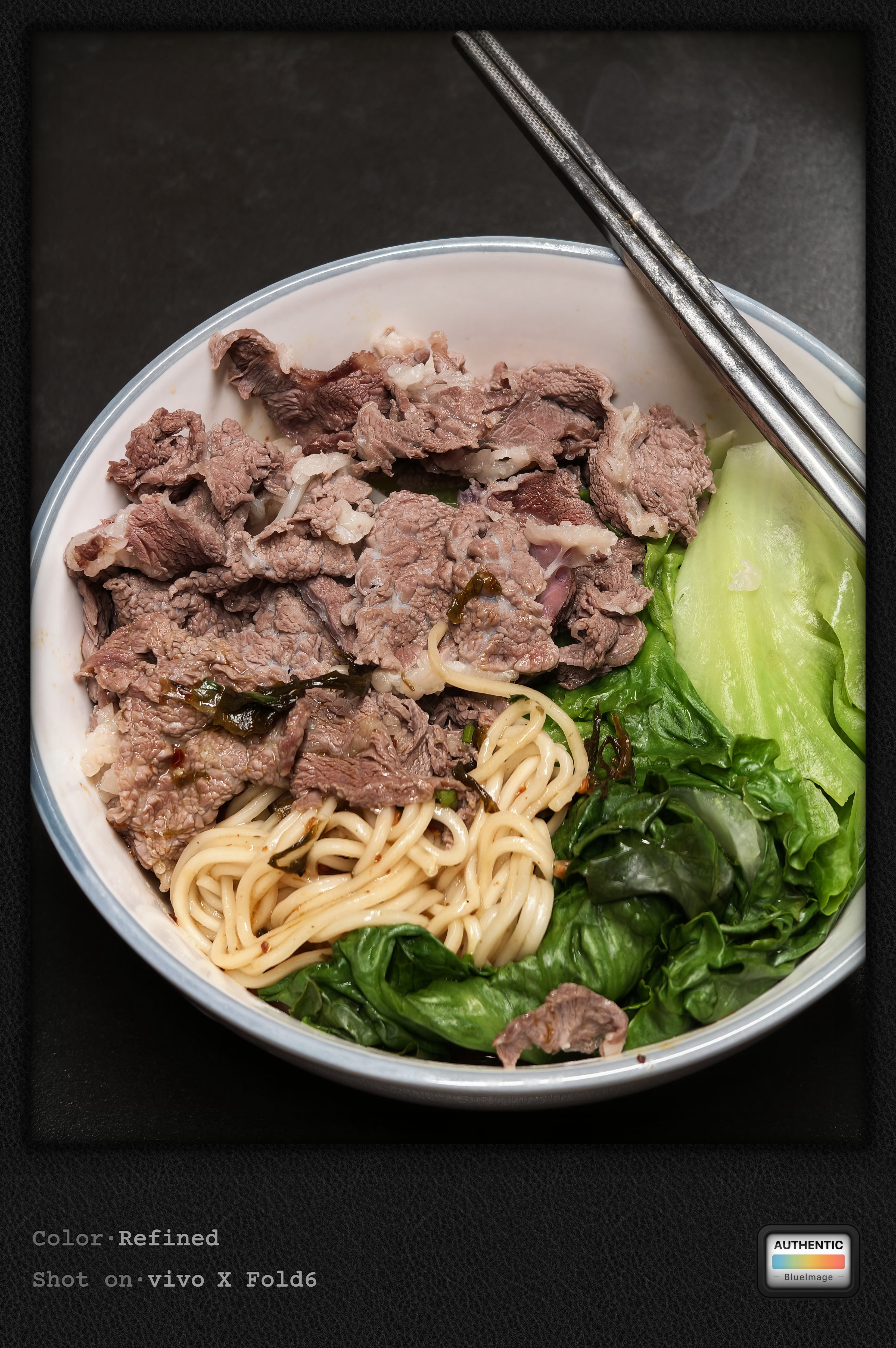 健完身完美的晚饭，自己菜市场买的潮汕牛肉吊龙伴和肥牛，去重庆小面店里要得生面条和