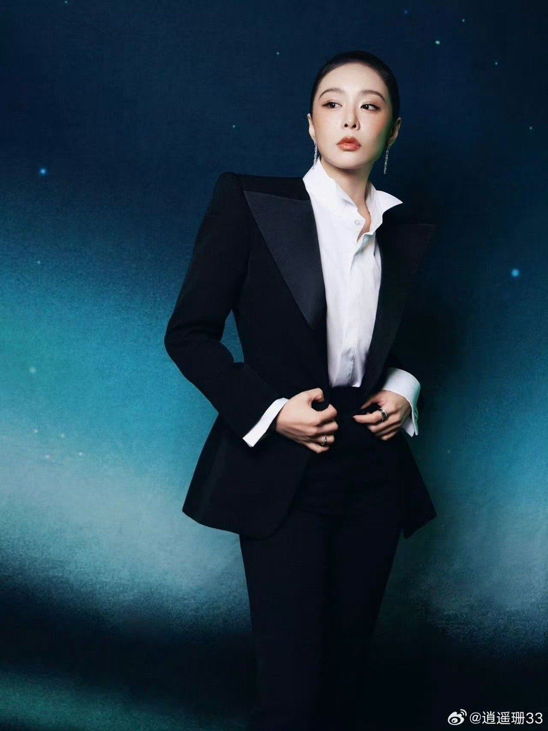 高叶长得mommy穿得daddy 亲和力长相配飒爽穿搭，这反差谁不爱啊！高叶穿西