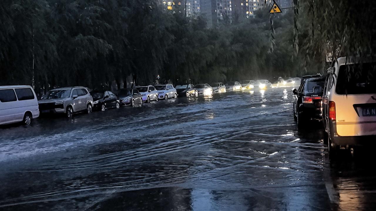 台风来了雨水下的大