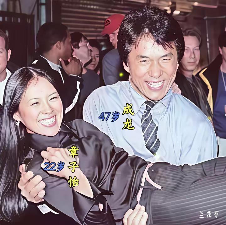 他们俩是真情还是假意？
据说，这是成龙47岁生日之时的场面。
两人互动热烈，辣眼