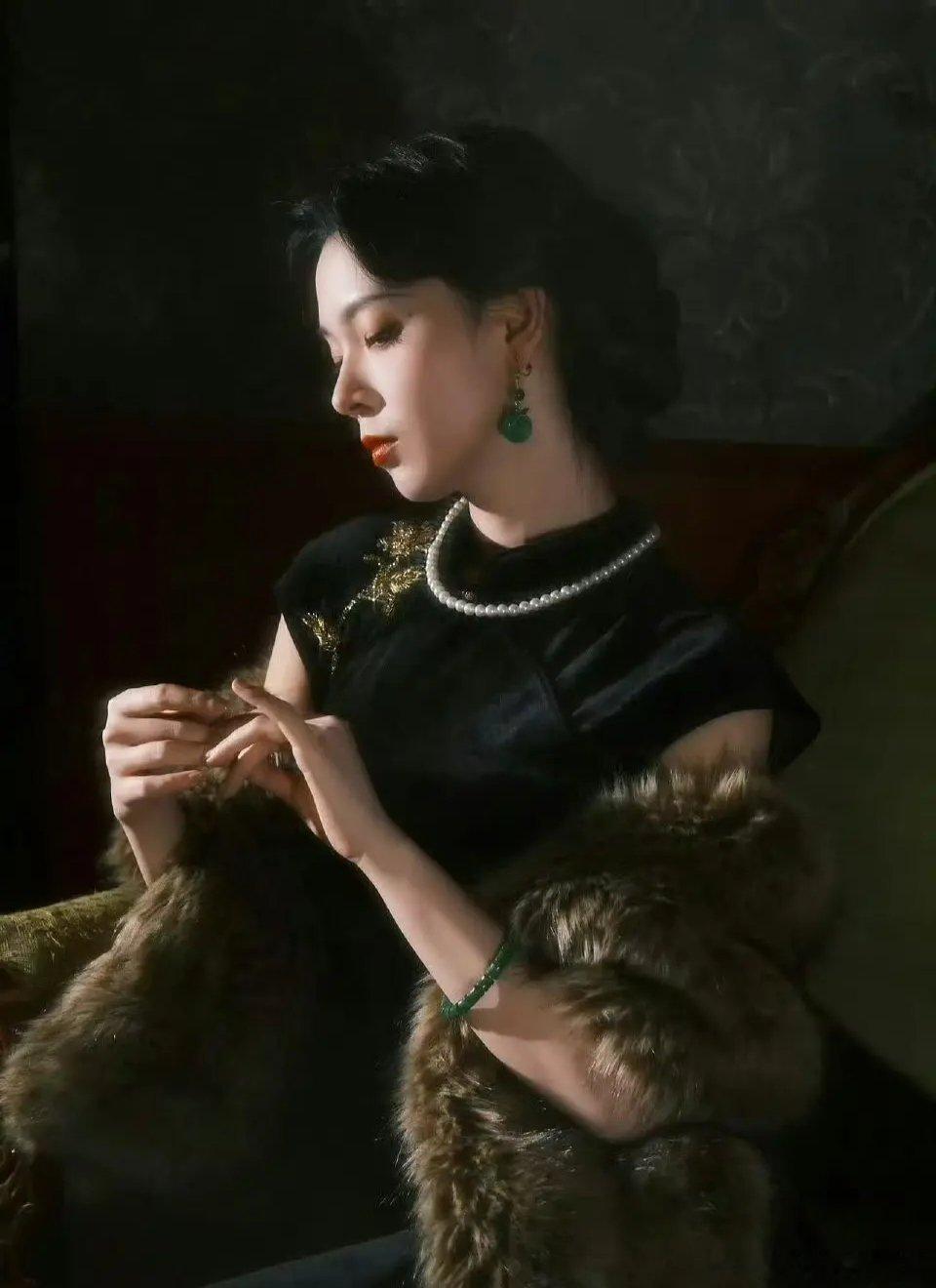 喜欢zy的姐妹们，快帮我们宣传宣传新剧 