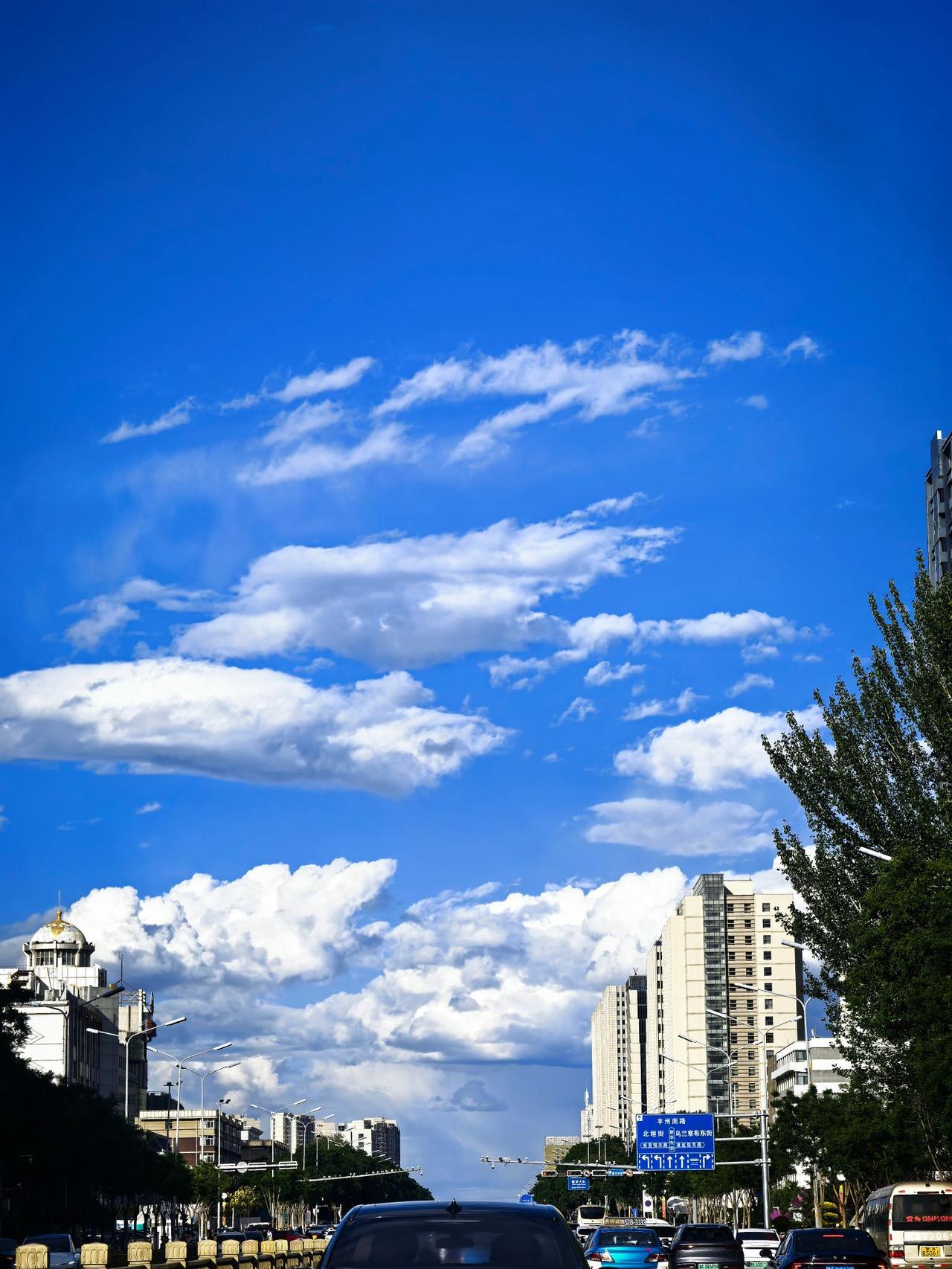 内蒙古的天空无需滤镜