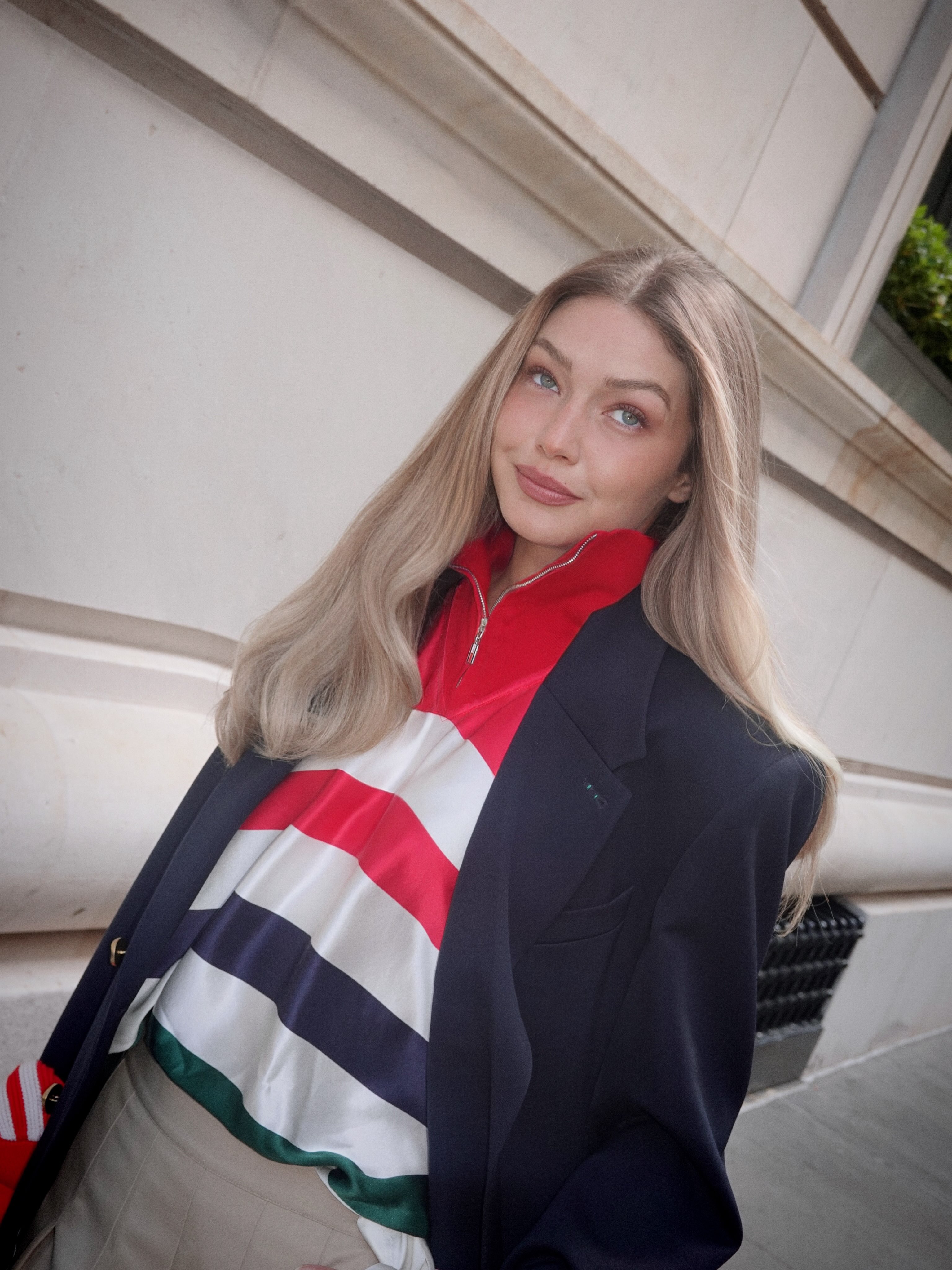Gigi Hadid最新ins分享美照：tommy days 🥨gigihad