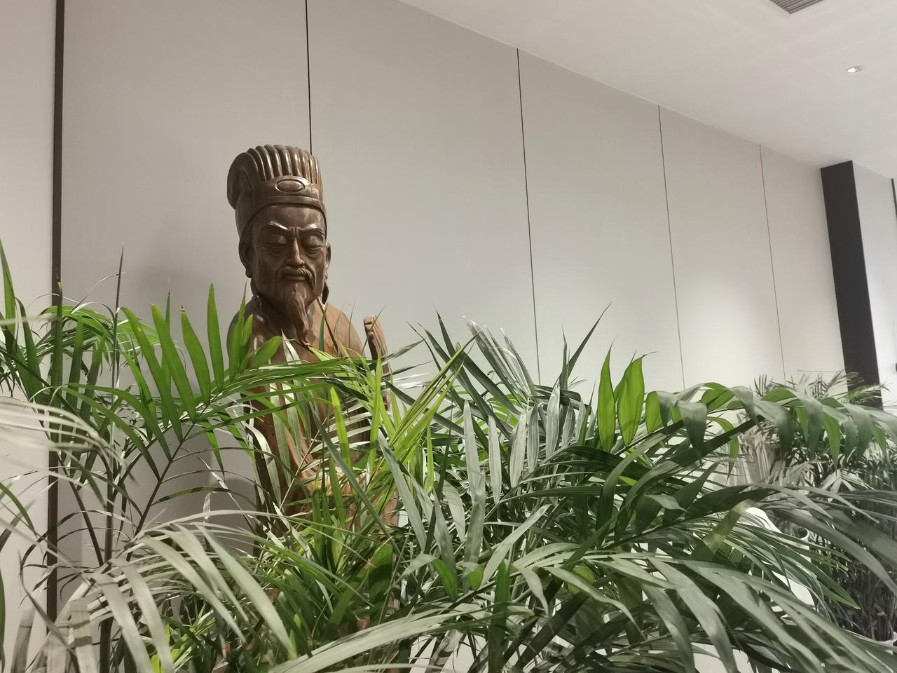 分享几句沈从文写给张兆和的经典情话，同样动人心弦：
1. 我知道你会来，所以我等