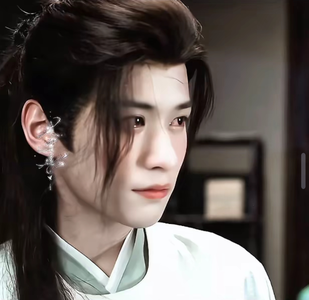 好美呀[流鼻血][流鼻血]跟瓷娃娃一样 ​​​
