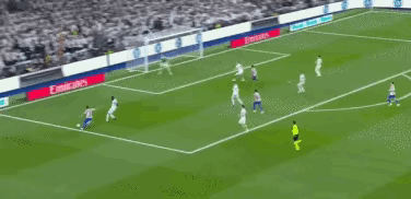 ⚽️ 标题：皇马3-2复仇马竞！威尼修斯梅开二度，巴尔韦德破门后染红，10人白衣