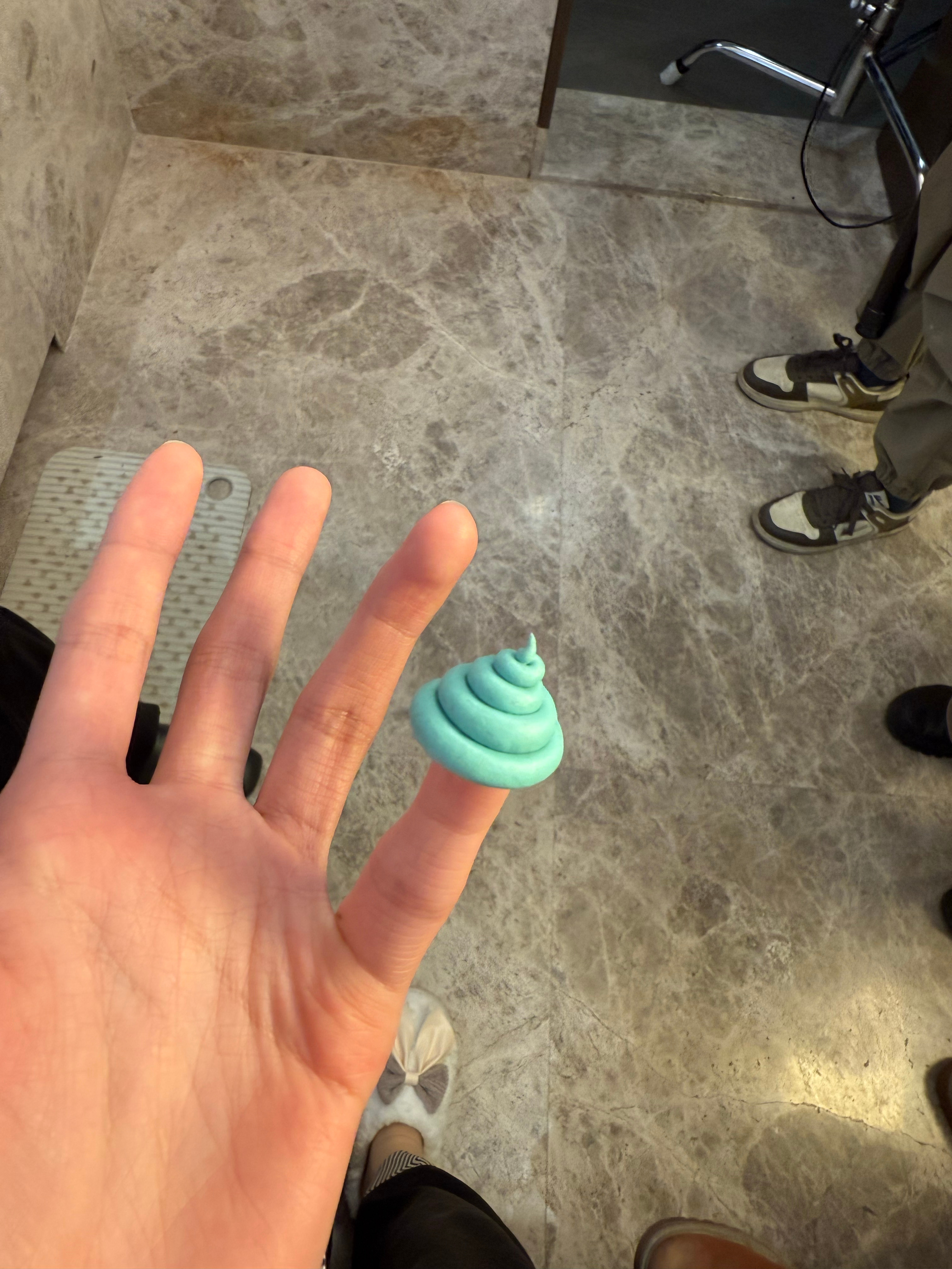 可以放在任何地方的💩 