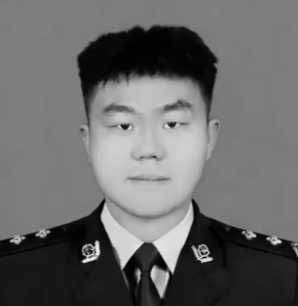痛别！25岁辅警赵子龙不幸牺牲
6月26日上午，赵子龙同志遗体告别仪式在新疆生产
