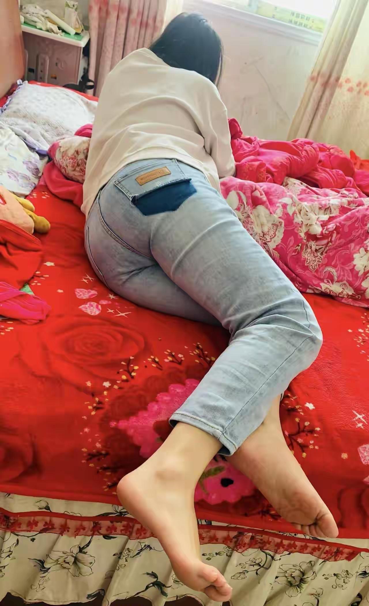 侄女今年已经18岁，可是感觉还像个没长大的孩子！家务不会，煮饭不会，炒菜不会，回