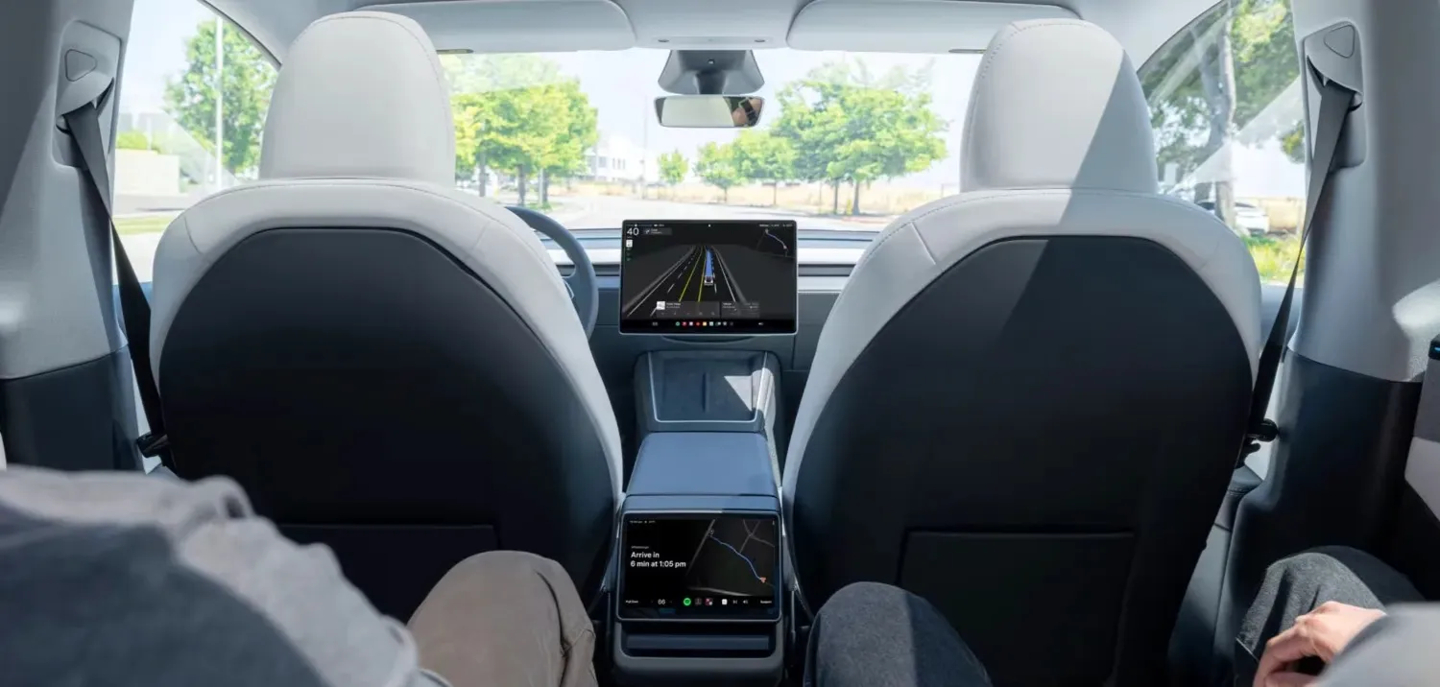 【特斯拉解封 17 份 Robotaxi 碰撞报告：首次披露事故细节，多数被追尾