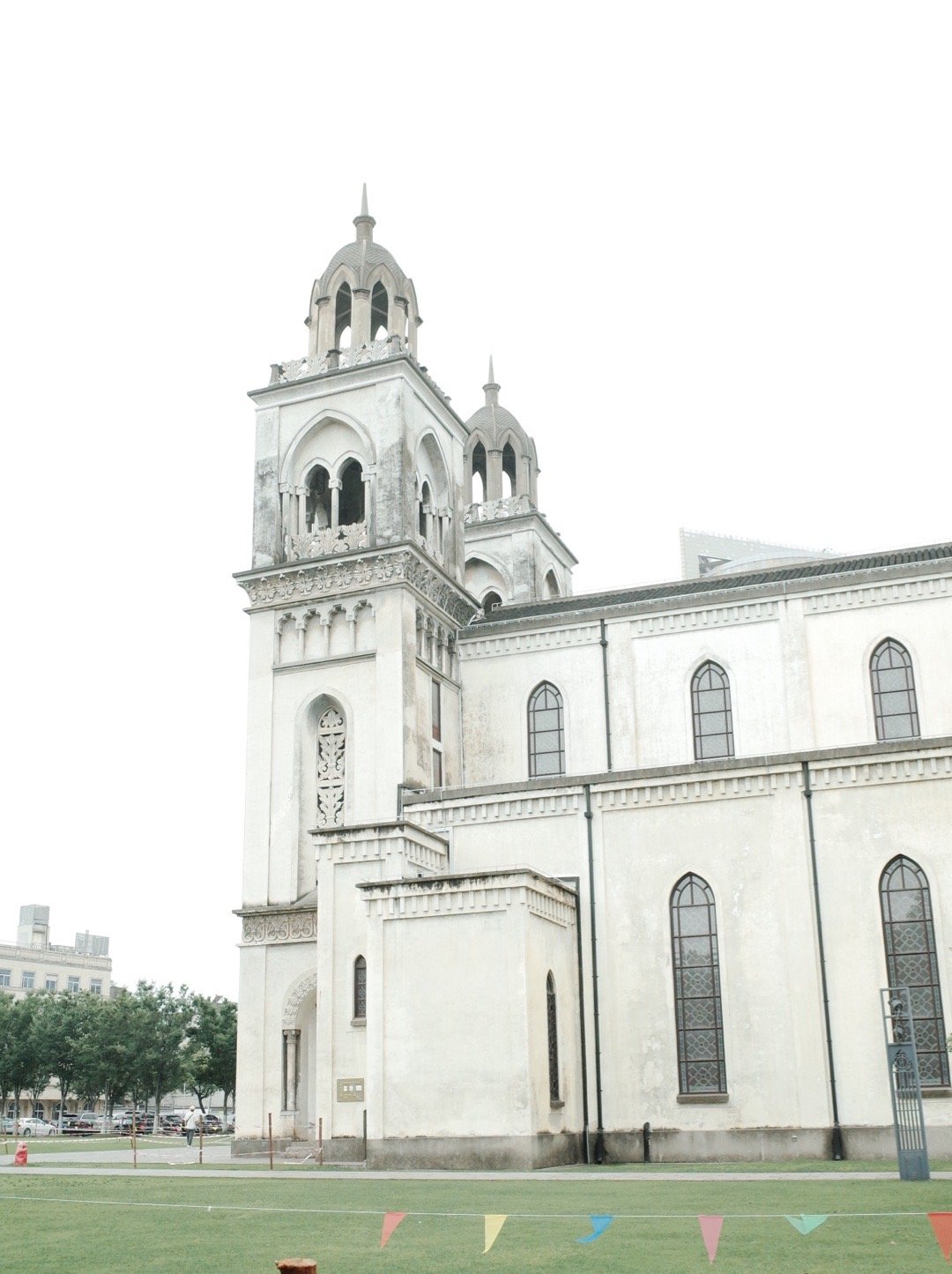 网友见面，逛嘉兴城，子城遗址，天主教堂，南湖，吃斜西街烧麦，南湖菱和雪菜黑鱼片，