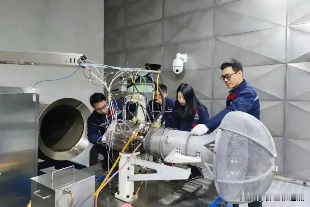 黑鹰T700到涡轴-10，29年航空动力突围
✅ 核心史实梳理
80年代中美蜜月
