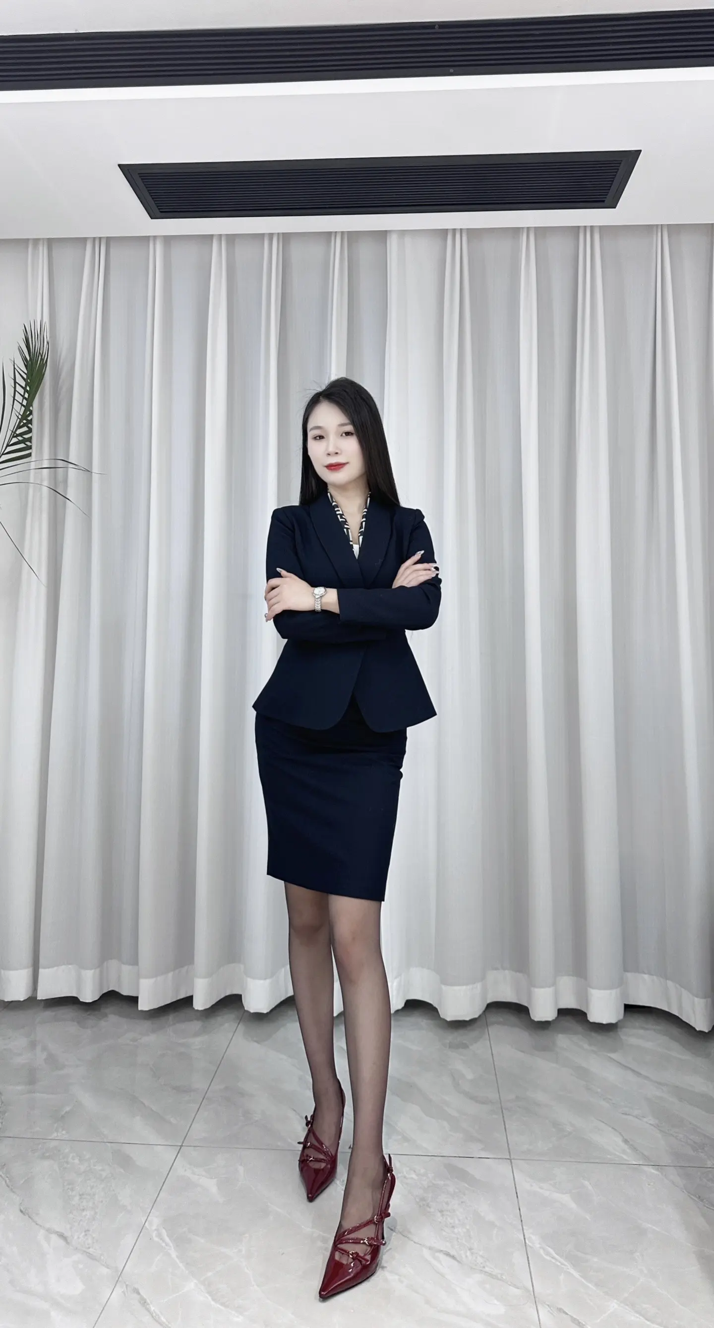 女性要有过硬的实力 工作能力 思想独立 财务自由 人格独立