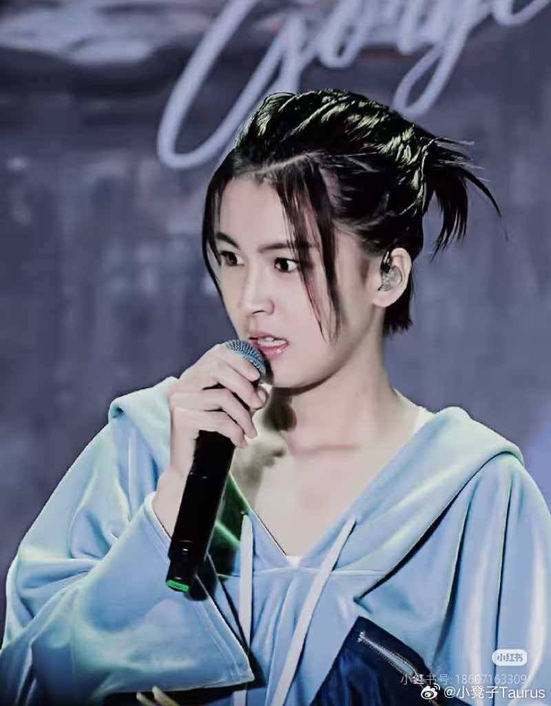 曾沛慈 曾沛慈乘风2026珍惜一下仅剩的舞台啊！！！！！！！