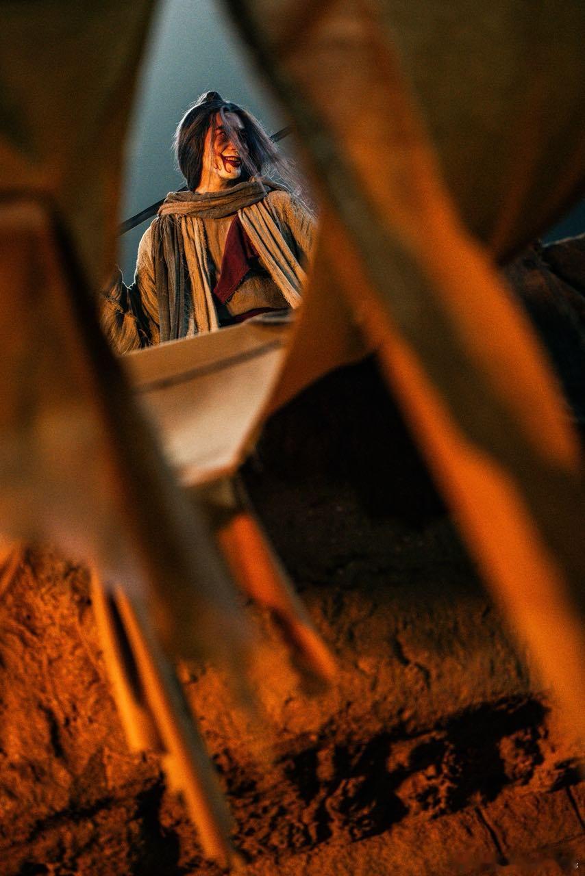 看完电影镖人大家心里都有竖了 真的被于适演的竖狠狠戳中！外表清冷疏离，内心藏着执