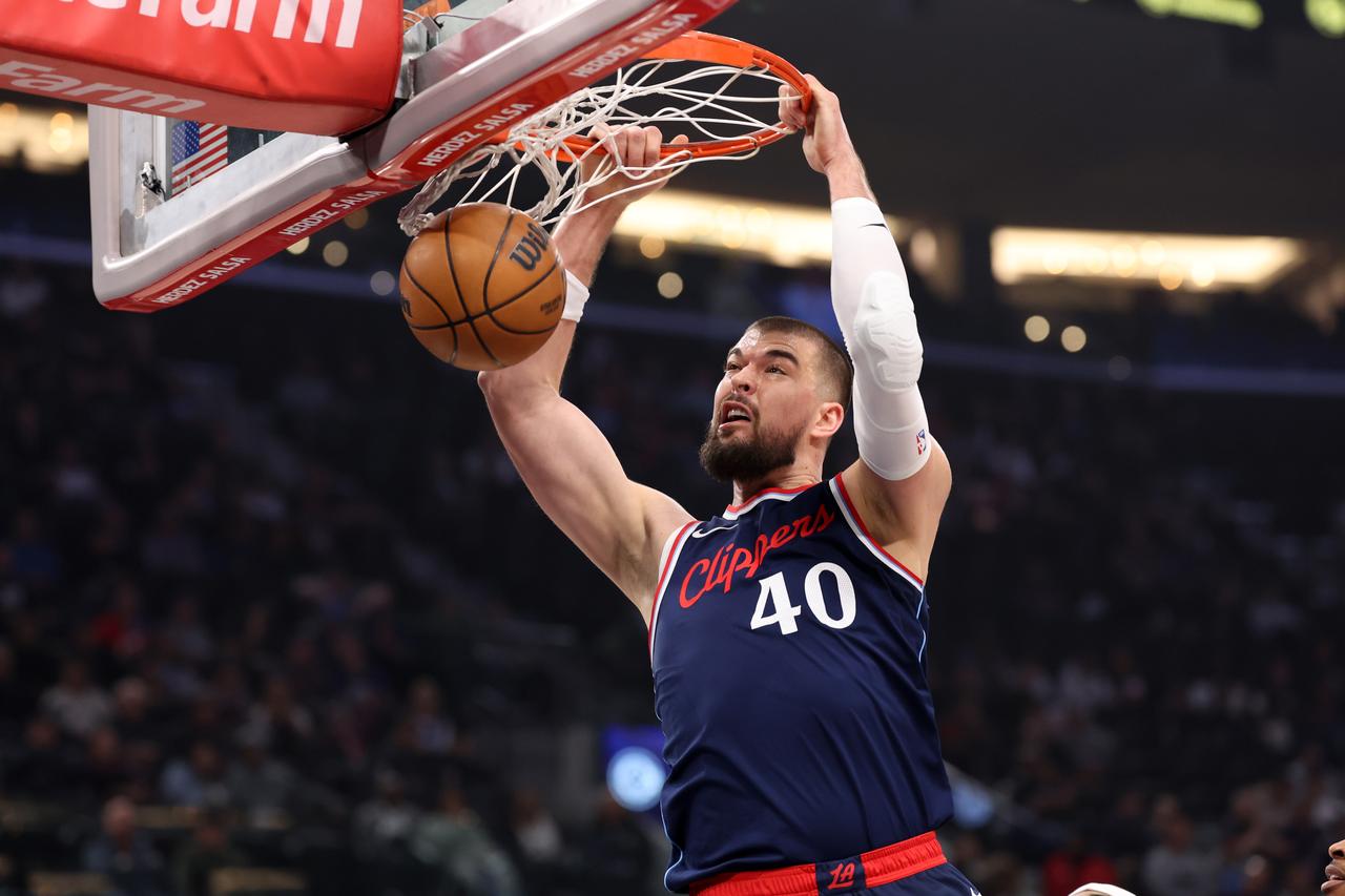 好消息：快船有一个伤员复出了！
坏消息：是祖巴茨~[捂脸]

快船在祖巴茨受伤之