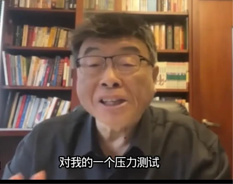 邱毅今天（10月28日）谈他被判赔20万，把话挑明了。

他说：“这是民进党对我