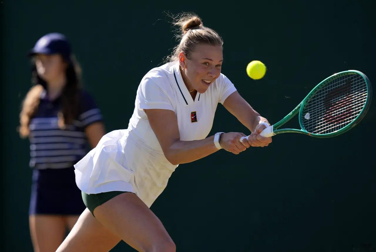 阿尼西莫娃以6-2、6-3横扫森梅兹

阿曼达・阿尼西莫娃以 6-2、6-3 力