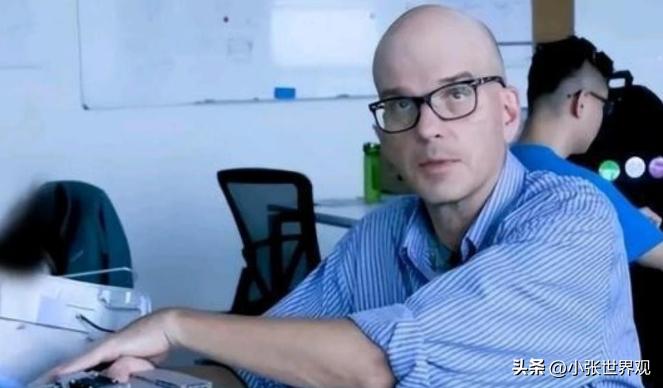 “美国不需要你，有本事你去中国啊！”2016年，戴维・布拉迪攥着被退回的项目报告