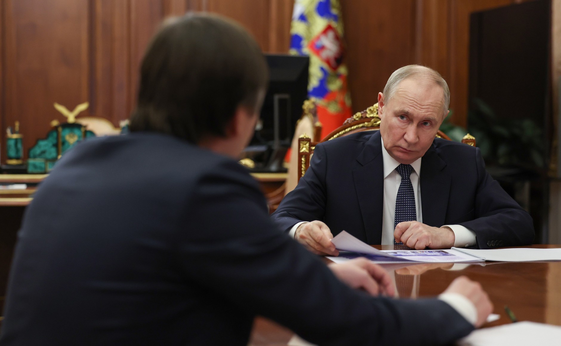 瓦洛佳小朋友  与教育部长谢尔盖·克拉夫佐夫的会晤总统在克里姆林宫接见了教育部长