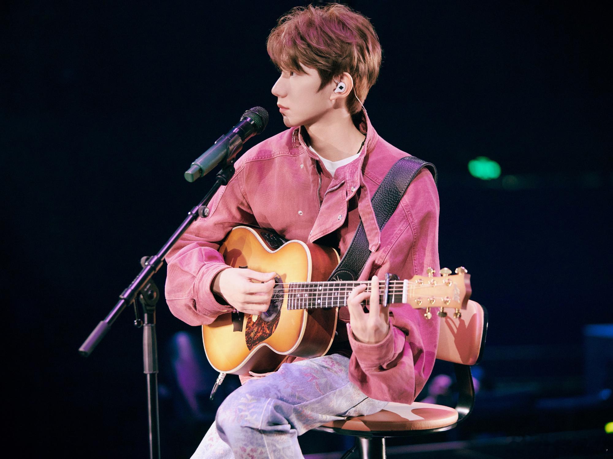 王源客厅狂欢跨年演唱会 倒计时ing！跨年彩排照来啦！所有等待都不负期待，明晚9