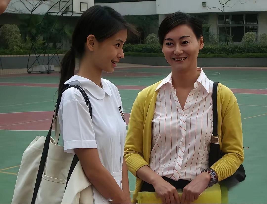 Angelababy第一部短电影《狮子下山》竟然是和惠英红合作的，那年她16！ 