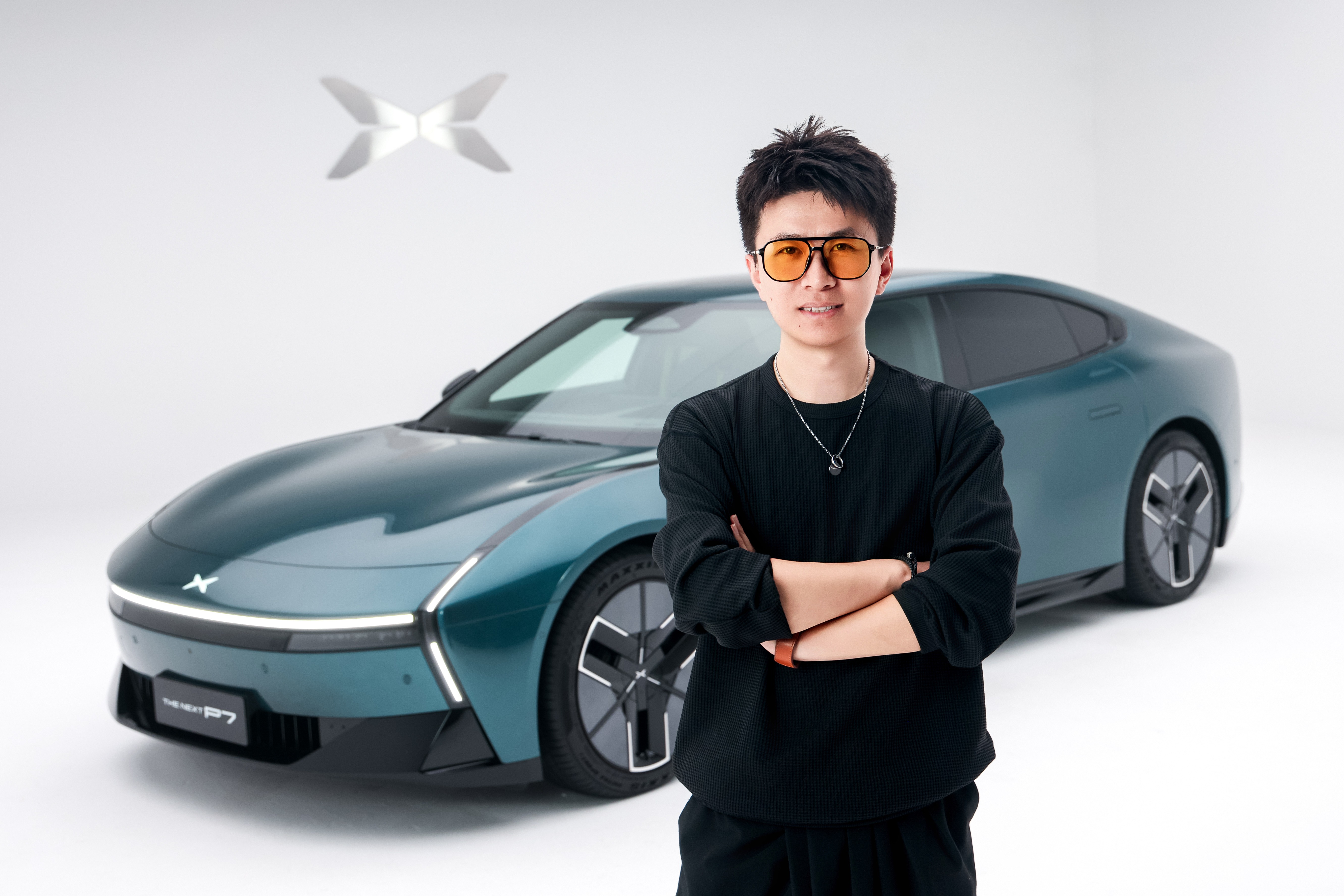 还得是小鹏，去拍车还给我送一组人车片[666]兄弟们，有没有提车照的感觉？[二哈