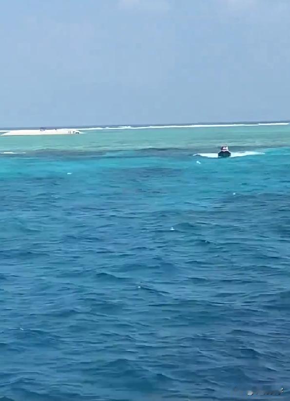 3月21日，菲律宾34名人员无视中国海警的警告和劝阻，开着摩托快艇等快速海上交通