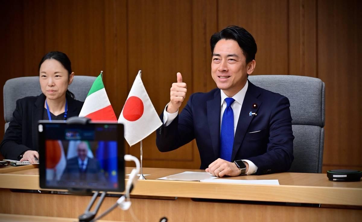 离谱！日本防卫相寻求这两国支持，日网民都看不下去了

日本人果然是有“路径依