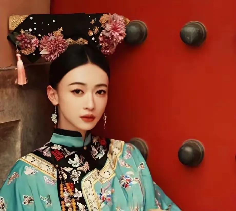 《墨雨云间》年度解压爽剧、实在是一款爆款剧、可以说是人人都在看，不只是美女如云，