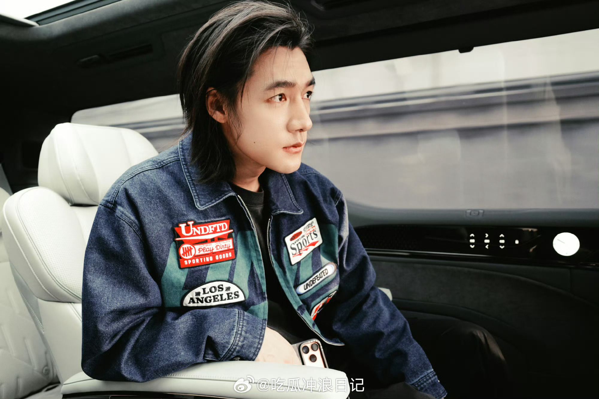 高叶此沙新片花花女子杀青谁能想到高叶和此沙会以这样的组合出现在同一部电影里，这搭