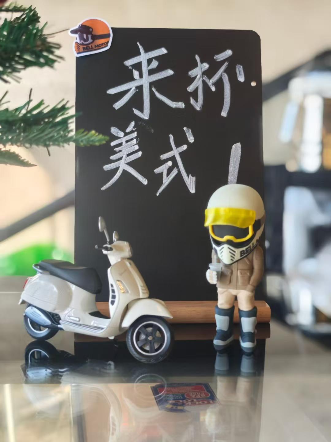 今天上午终于发了12月份的工资，还有年底双薪，多了几千块，心情原本是蛮好的。
