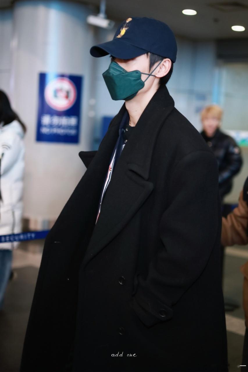 魏晨魏晨抵达吕梁路透魏晨吕梁录制央视跨年路透 魏晨来吕梁路透帅我一大跳 