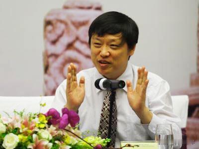 胡锡进希望出生在美国有什么错，难道你希望出生在非洲布隆迪？
 
胡锡进早年接受人