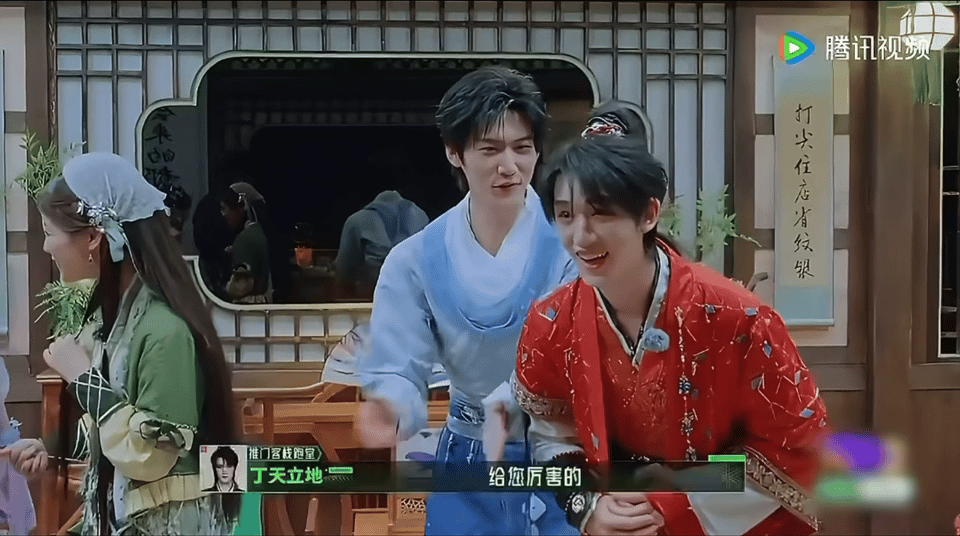 张凌赫当推探凶到0人 谁懂张凌赫推探名场面！一本正经放狠话要别人夹着尾巴走，现实