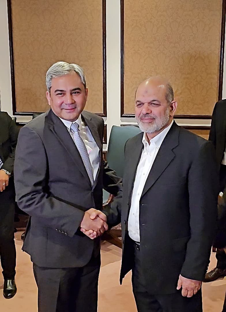 🇮🇷🇵🇰 巴基斯坦内政部长穆赫辛·纳克维在德黑兰会见了伊朗伊斯兰革命卫队
