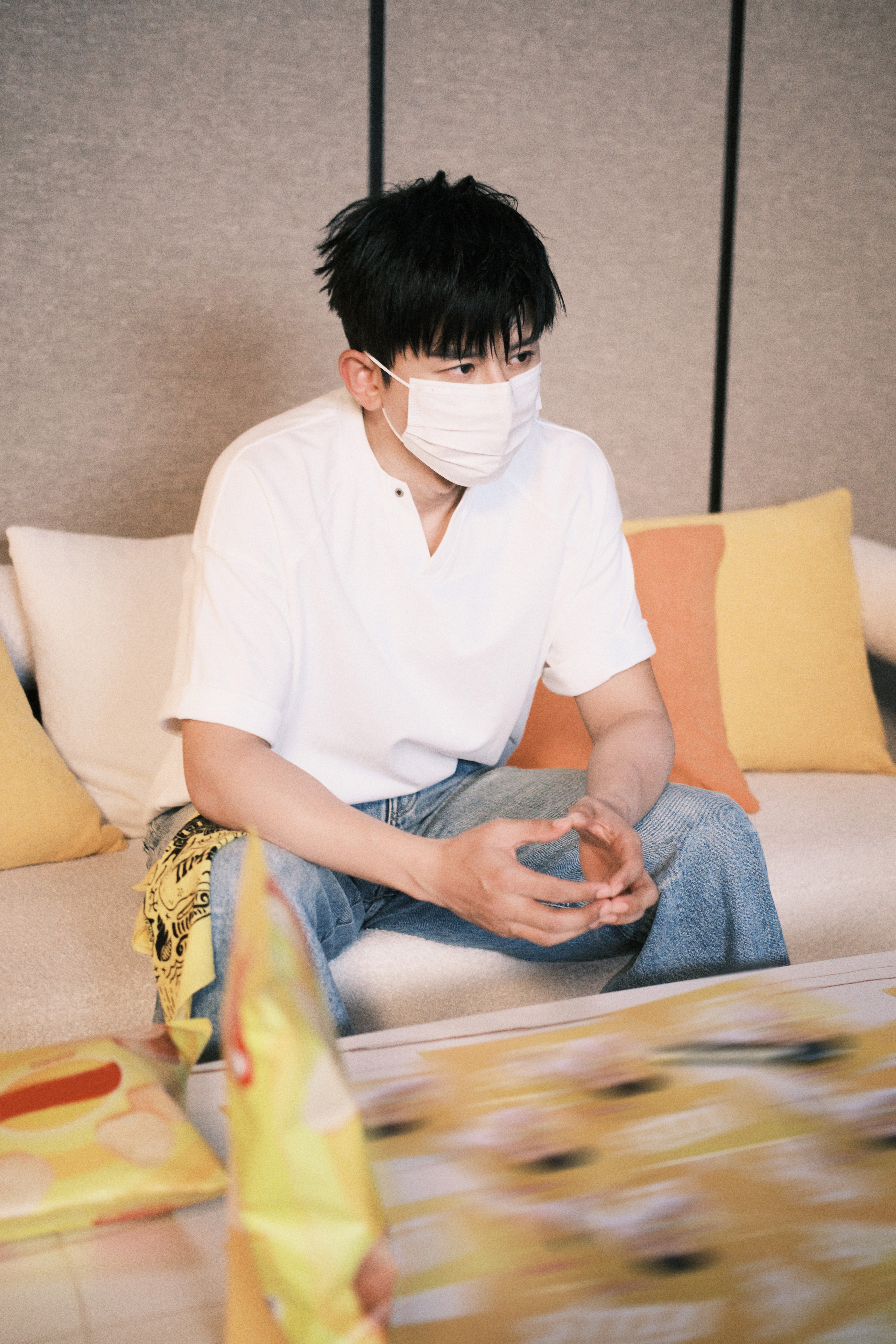 桌子上是要送我的签名照吗 ​​​