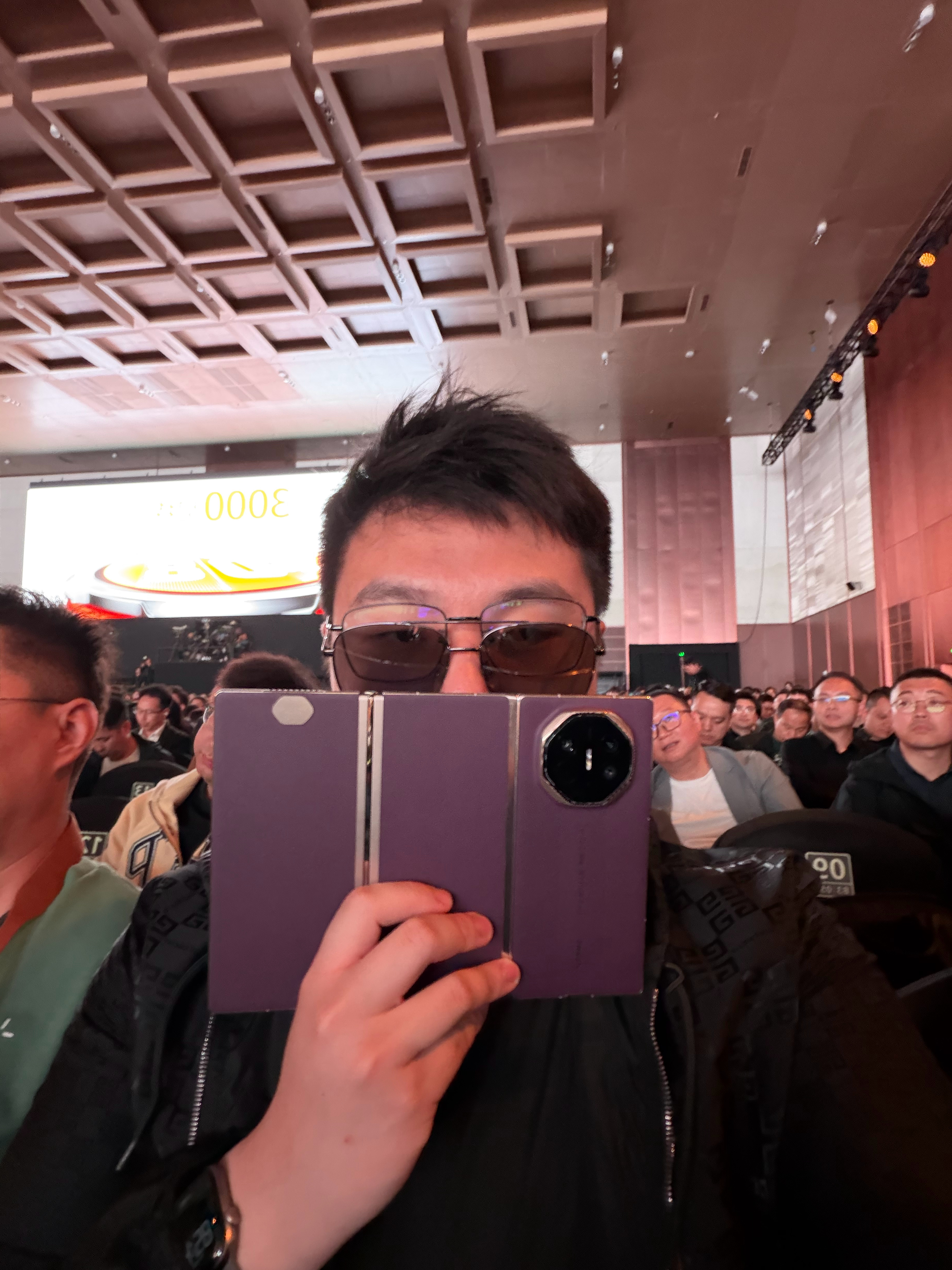 突然意识到，来发布会线下抢车是个错误的决定网好卡。要抢不到车了 华为春季全场景新