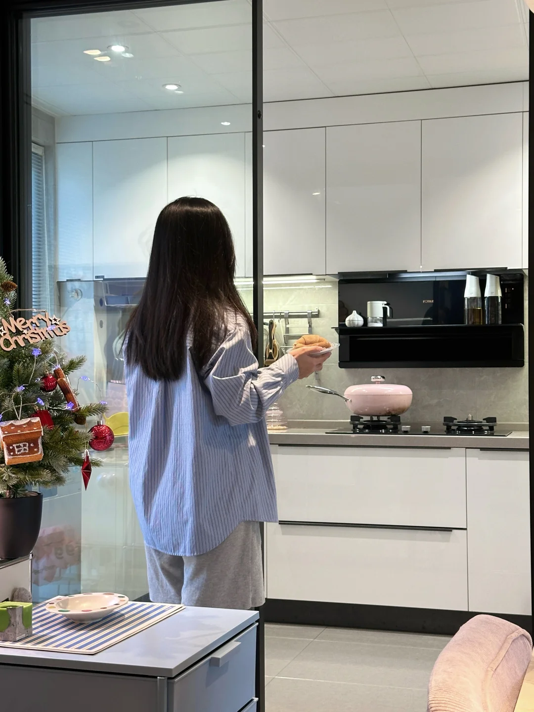 🥘厨房魔法升级：新入油烟机打造清新烹饪空