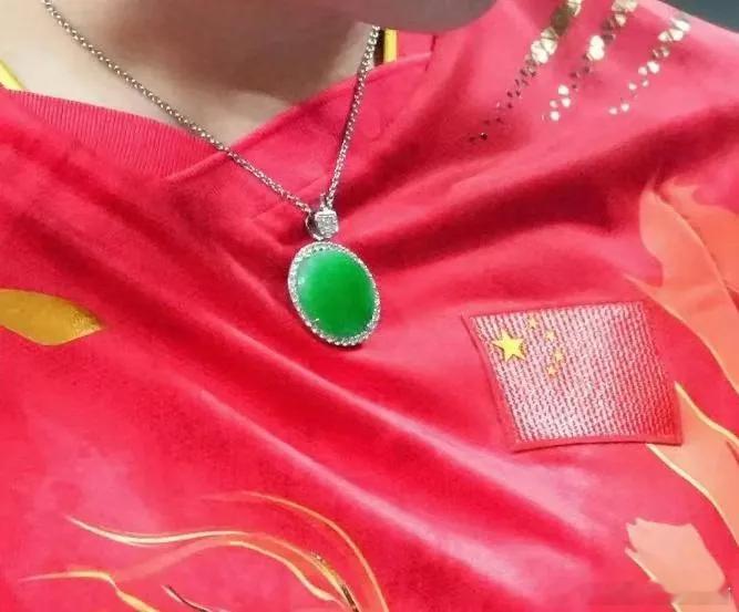 黄金有价玉无价！关于这个博主评价的这块玉的价格我觉得吧？陈梦这块玉是无价之宝！这