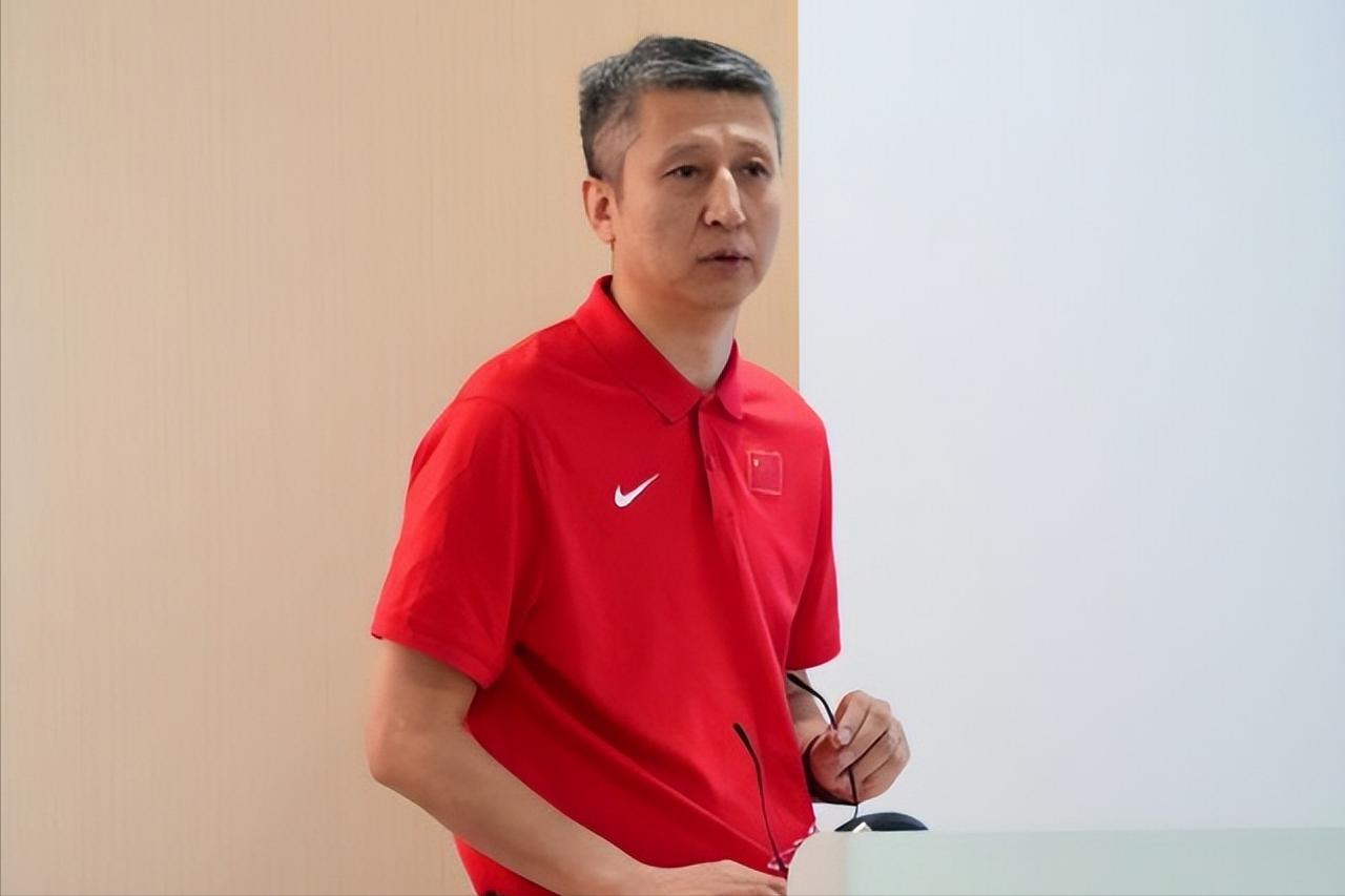 中国篮协召开男篮亚洲杯总结会，主席郭振明透露郭士强两个秘密。

9月11日，中国