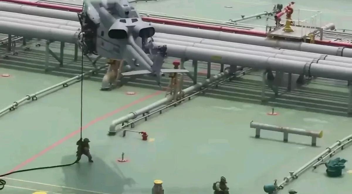 美军开始动真章，对伊朗打击海上陆上全方位

CNN报道，当地时间16日，美军中央