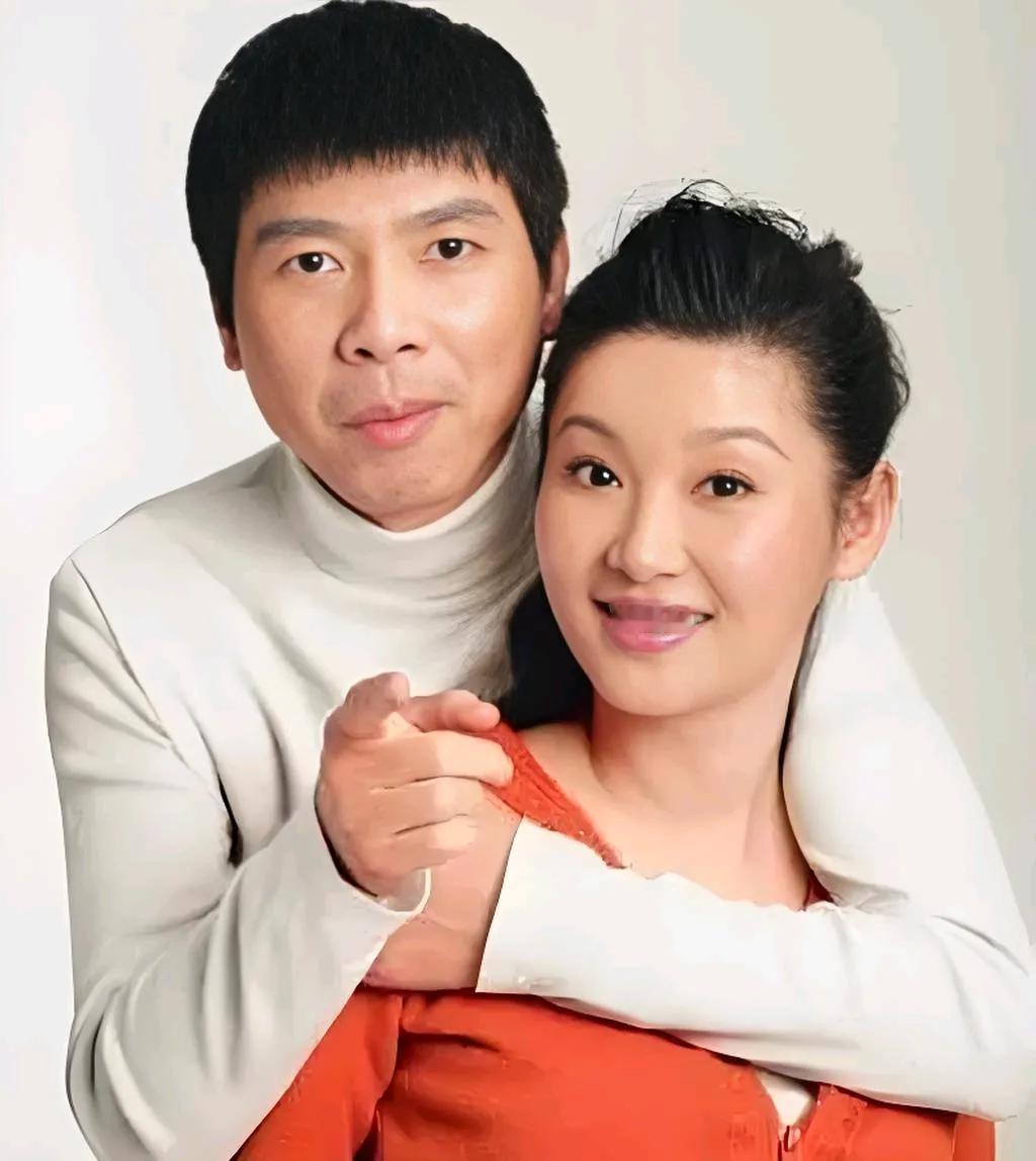 冯小刚说徐帆是打着灯笼难找的好媳妇，没有哪个女人能和她比，自己这一生真是太幸运了