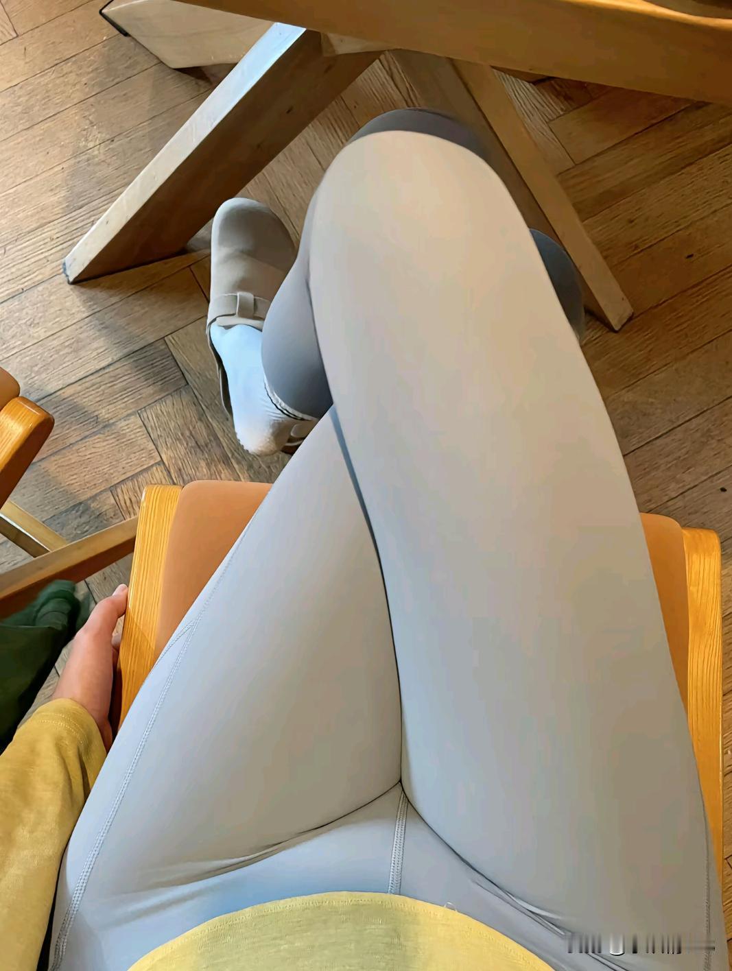 “请让我再平静一些 顺利一些 幸福一些”。