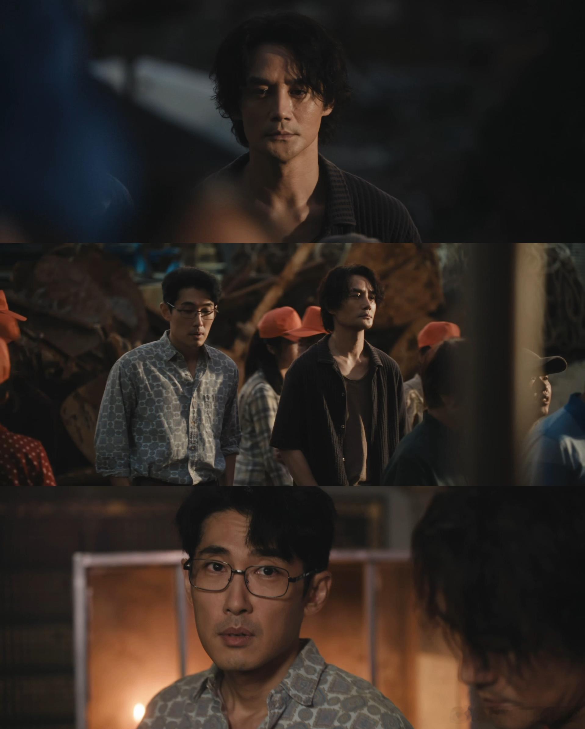 为什么干坏事的人都喜欢烧香拜佛 看着那尊金身佛像，我突然觉得它像个沉默的旁观者，